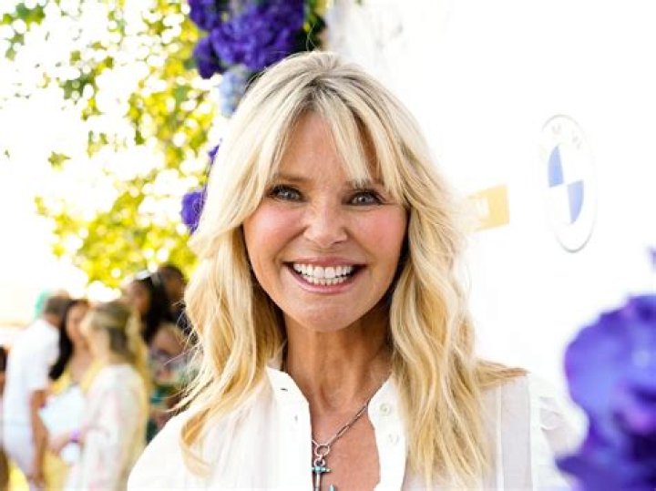 '80s Icon Christie Brinkley Looks 20 Years Younger in Swimsuit