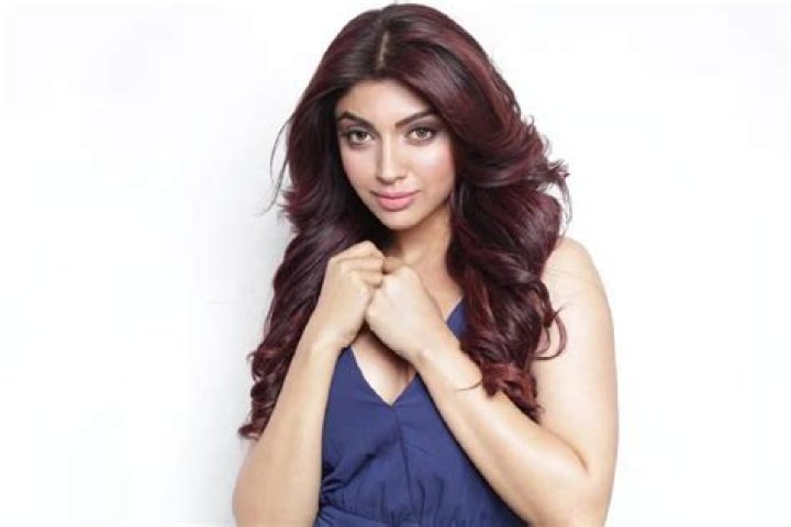 Akanksha Puri Wiki, Age, Boyfriend, Height, Weight & More