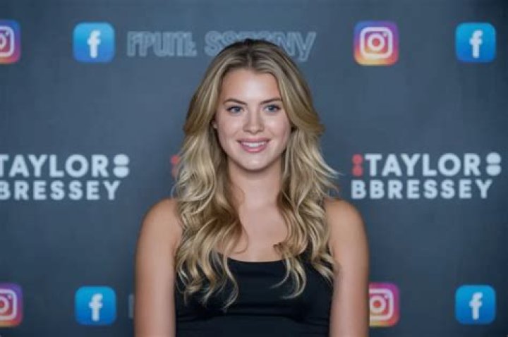 American TikTok star Taylor Breesey Reveals Her Face