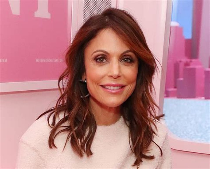 Bethenny Frankel in Bathing Suit Dances During “Snow Day” — Celebwell