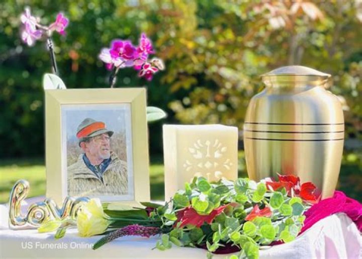 Casey (Grandahl) Giuliani | Bradshaw Funeral Home and Cremation Services