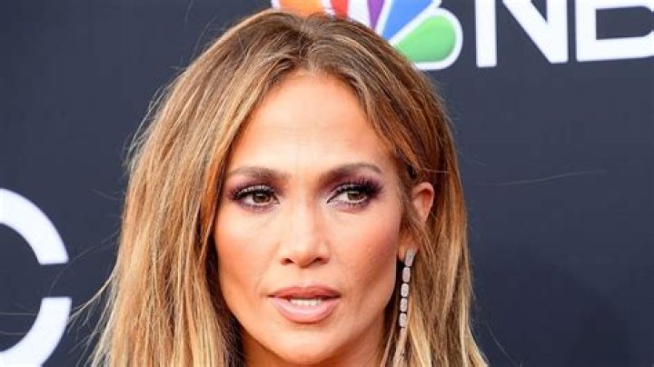 Celebrities Over 50 Looking Fabulously Fit — Celebwell