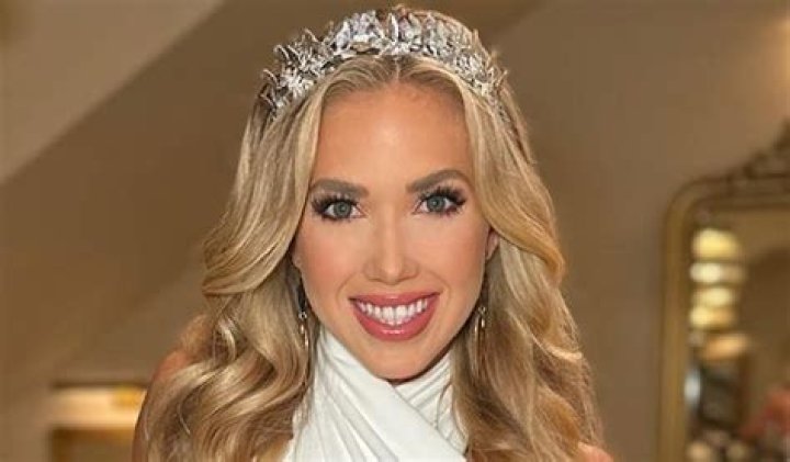 Chiefs Heiress Gracie Hunt Shares Swimsuit Photo of "Blue Lagoon"