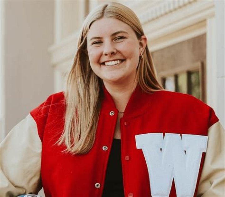 College Volleyball Champion Sarah Franklin Shares Swimsuit Photo of “Quick Trip Home” — Celebwell