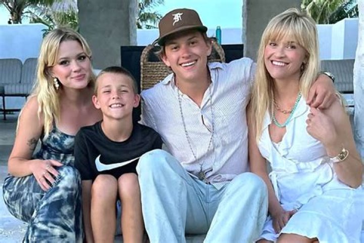 Does Ava Phillippe have a relationship with her dad? – Celebrity