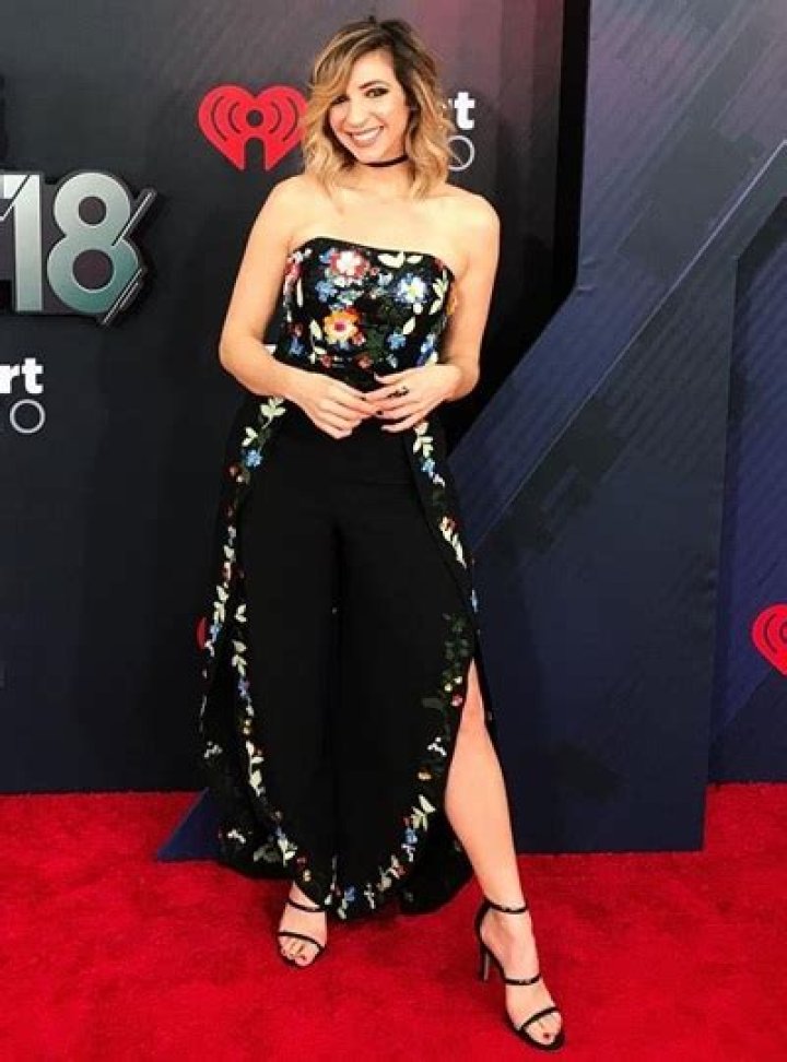 Gabbie Hanna Height Weight Bra Size Body Measurements Stats Facts
