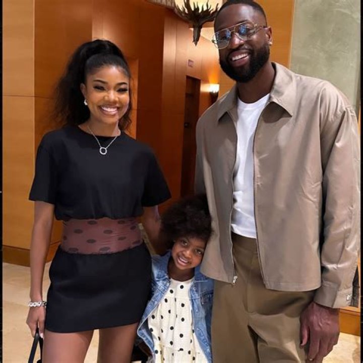 Gabrielle Union Shares Swimsuit Snap with Dwyane Wade — Celebwell
