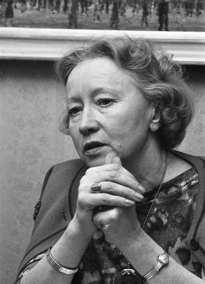 Galina Ulanova Biography - Facts, Childhood, Family Life & Achievements