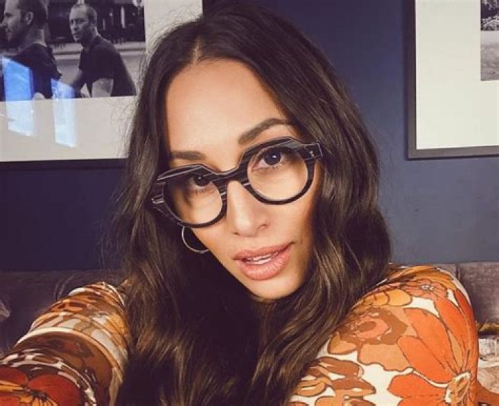 Hawaii Five-0 Star Meaghan Rath Shares Swimsuit Photo of “Skills”