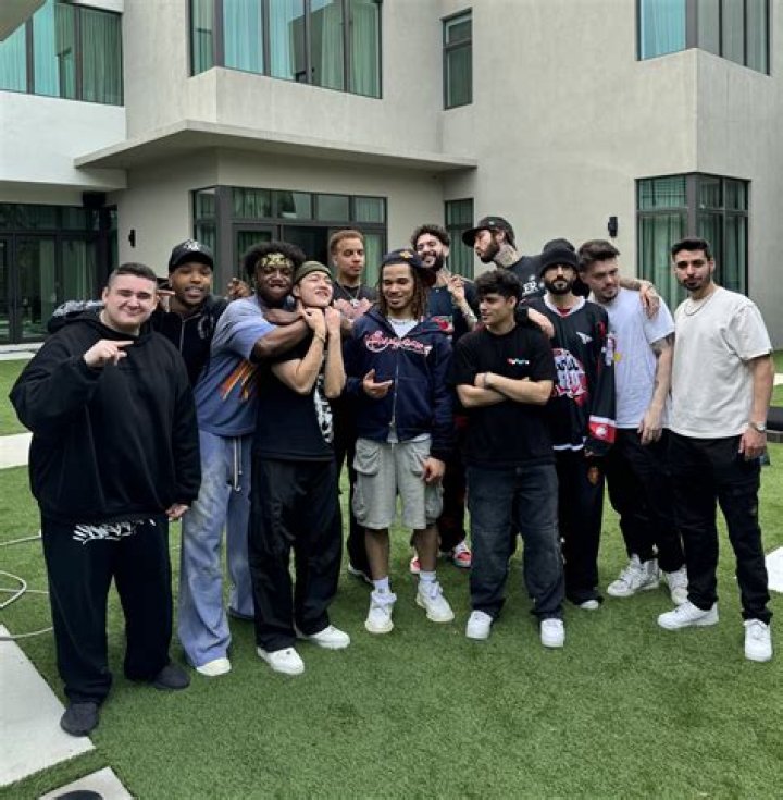 
How Much Money Does Faze Clan Make? Latest Income Salary
