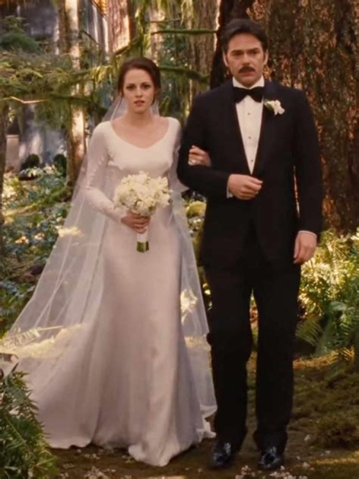 How Old Was Bella In Twilight When She Got Married? – Celebrity