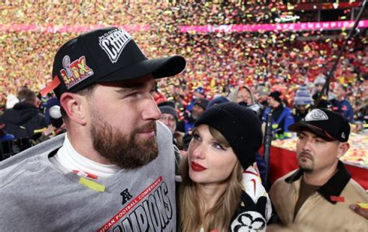 Is Ashley Nicole Moss Married? – Celebrity