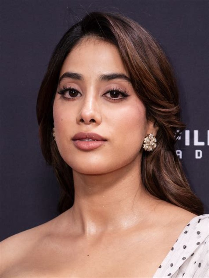 Janhvi Kapoor in Workout Gear is "Burning Up the Hamstrings and Glutes" — Celebwell