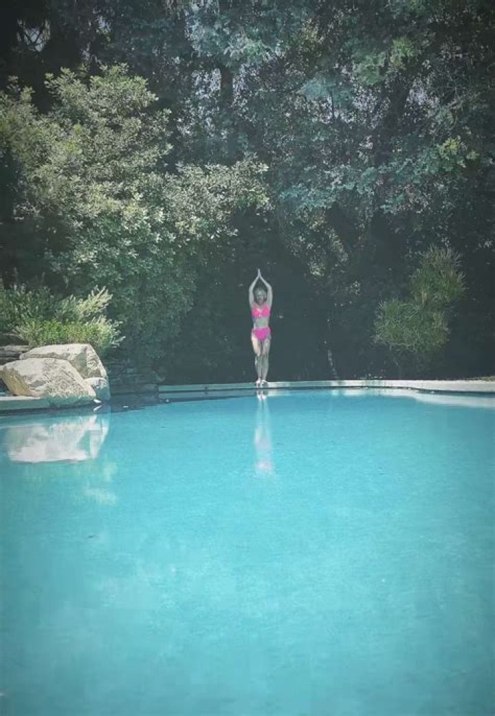 Jennie Garth Shares Swimsuit Video Diving Into Pool — Celebwell