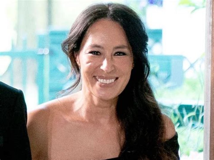 Joanna Gaines In Golf Outfit Says “Thanks For Believing In Me” To Chip