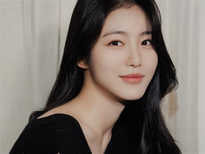 Kim Tae-hee Biography - Facts, Childhood, Family Life, Achievements of South Korean Actress