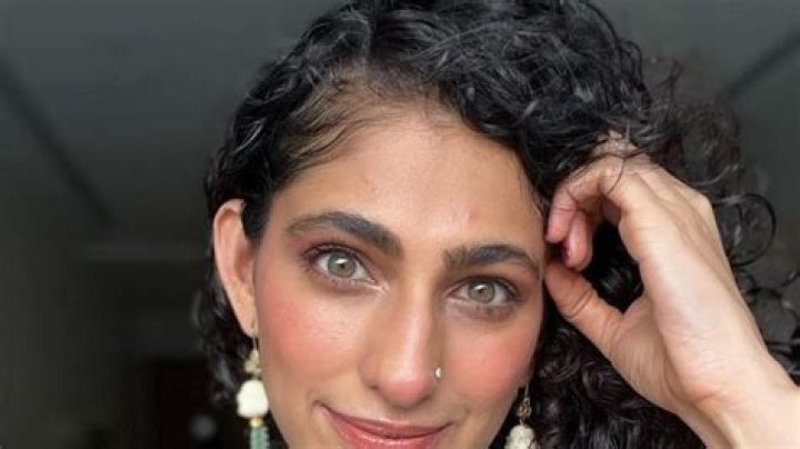 Kubbra Sait in Bathing Suit Has "Good Vibes" — Celebwell