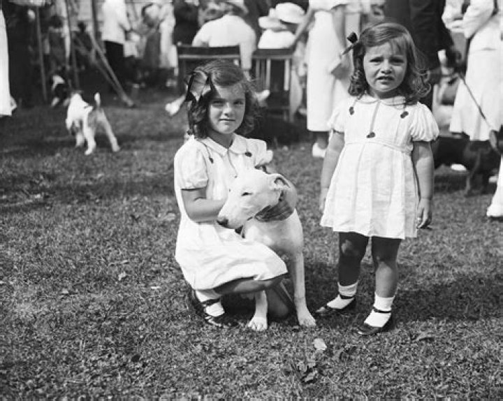 Lee Radziwill - Bio, Facts, Family Life of Socialite