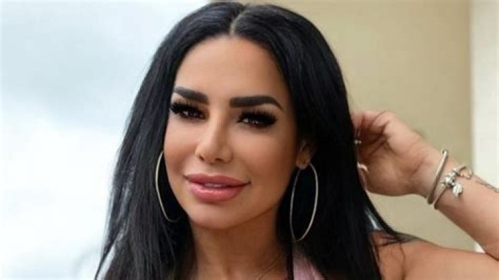 Lis Vega in Bathing Suit "Would Live by the Sea" — Celebwell