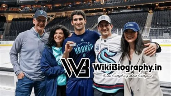 Matty Beniers Wiki, Sister, Family, Salary, Girlfriend, Age & More