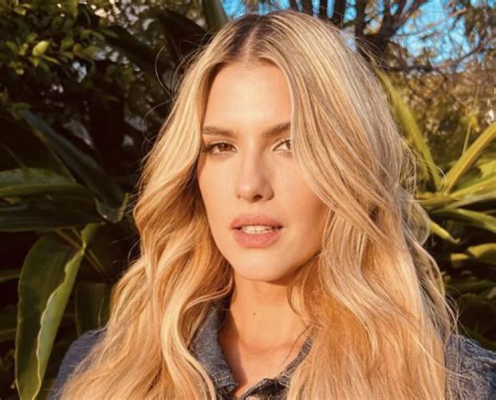 Mery del Cerro Shares Swimsuit Photo Looking "Hermosa" — Celebwell