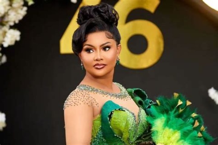 Nana Ama McBrown’s Husband Maxwell Mensah Spotted Sm0king Like Bob Marley