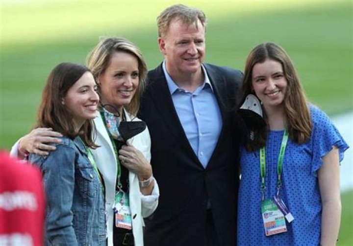 Roger Goodell Biography - Facts, Childhood, Family Life & Achievements