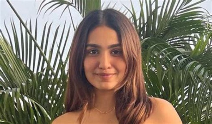 Saniya Iyappan in Bathing Suit Communes With Nature — Celebwell