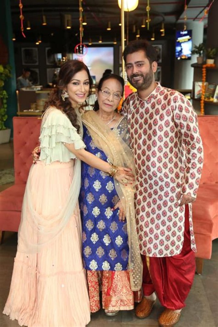 Sunayana Fozdar Wiki, Husband, Family, Age & More