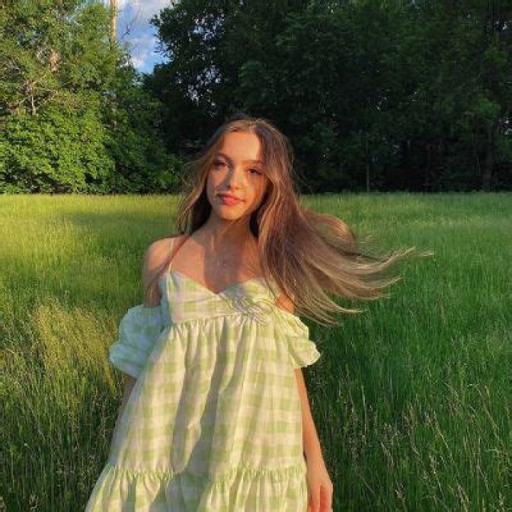 Sydney Serena [Youtuber] Wiki, Net Worth, Height, Age & More