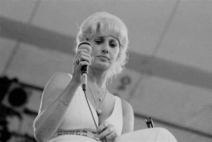 Tammy Wynette Biography - Facts, Childhood, Family Life & Achievements