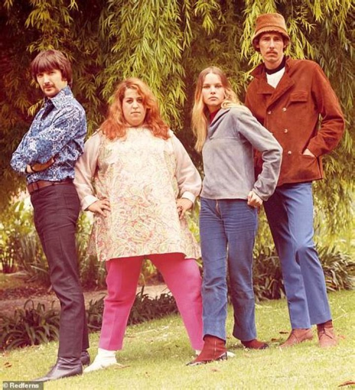 Was Denny Doherty and Cass Elliot a couple? – Celebrity