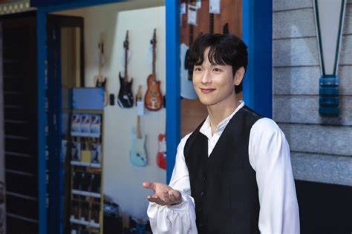 Yim Si Wan Wiki, Age, Girlfriend, Height, Parents & Net Worth